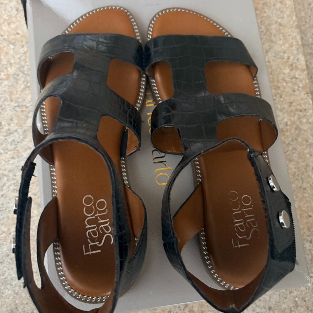 Black flat sandals